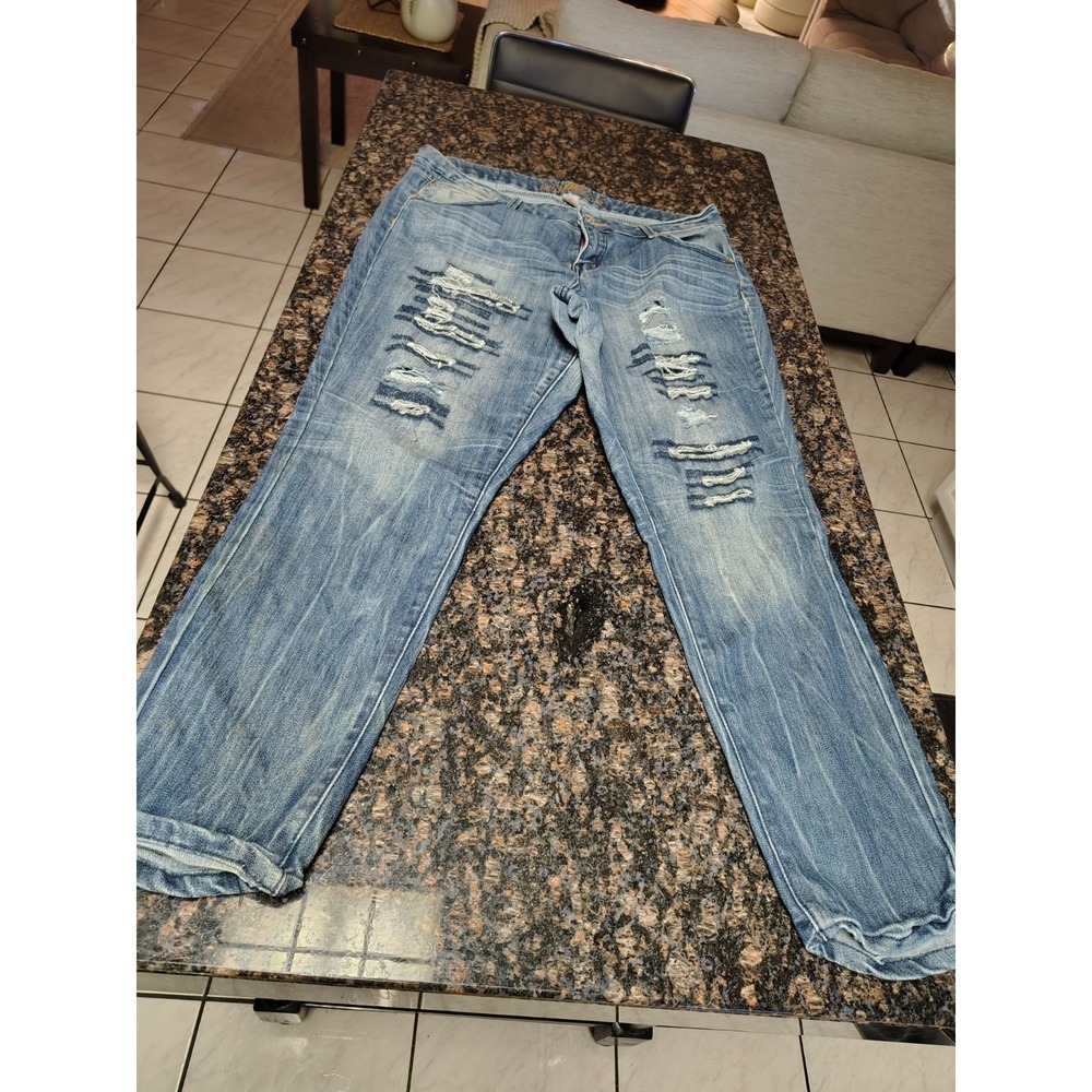 Almost Famous Straight Leg Distressed Dad Jeans Size 16 Denim Rue21 EUC